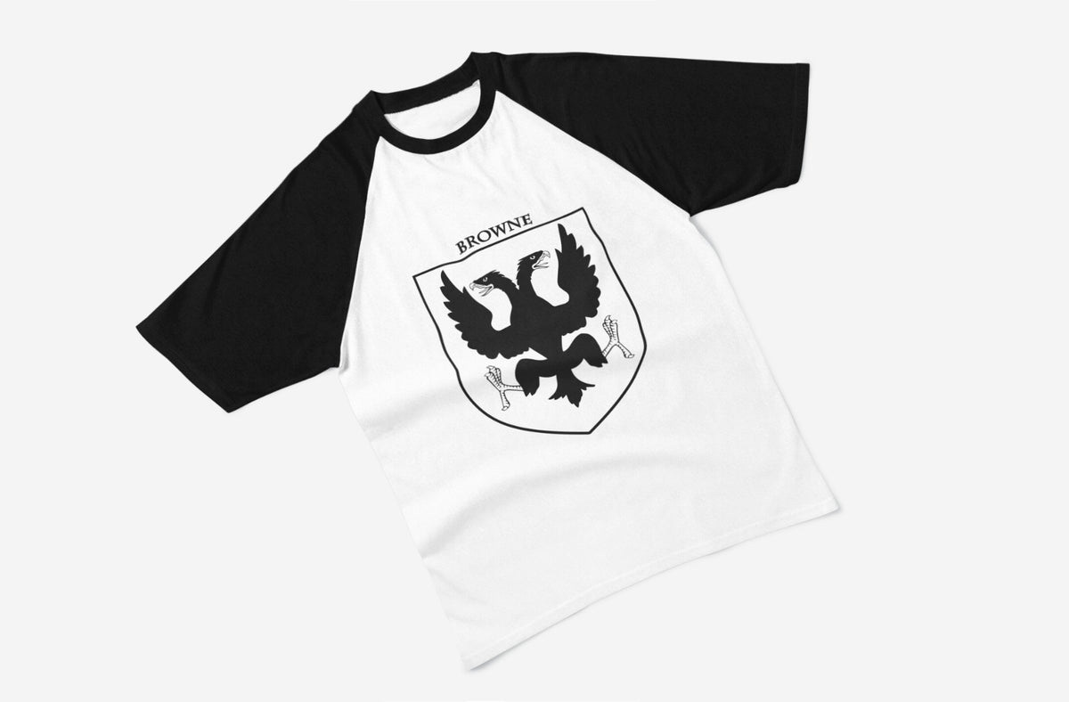 Murphy family crest raglan T-shirt in black and white – view 3