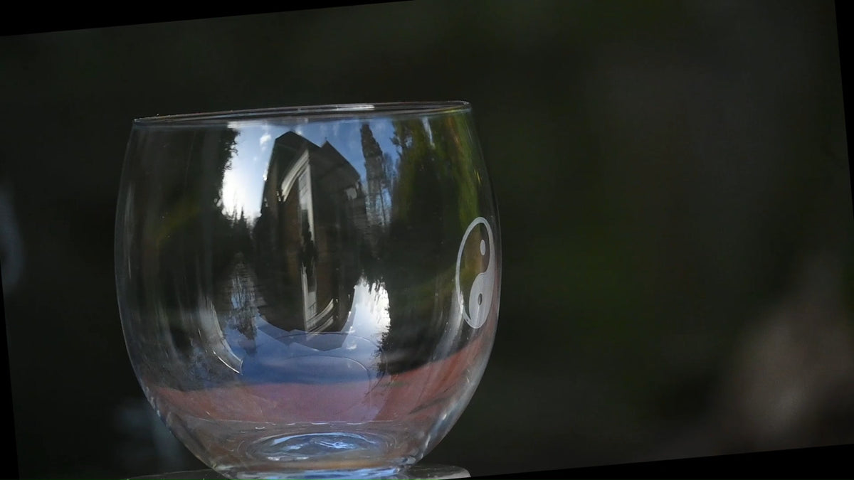 Yin Yang symbol engraved on a glass tumbler – view 2